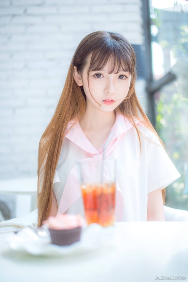生活不是只有爱情，但你是我的生活。